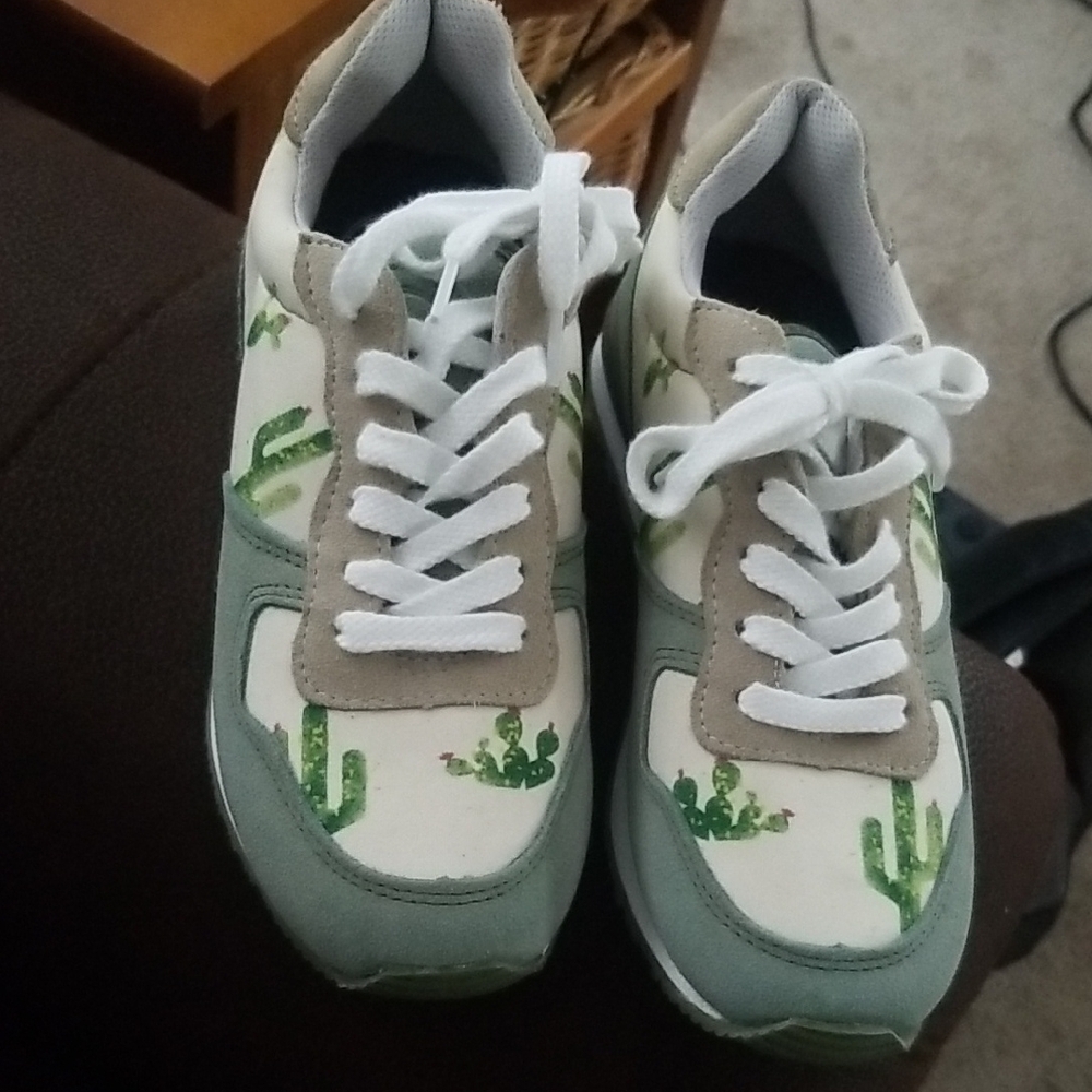 Inkkas Prickly Jogger Sz 6